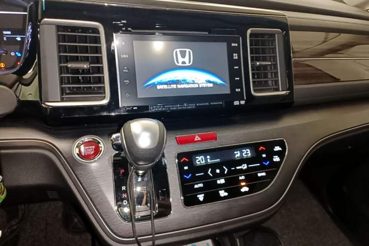 Used Honda Elysion 2016 2.4L Supreme Edition Gear Lever
