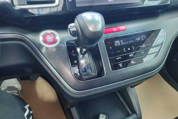 Used Honda Elysion 2016 2.4L Luxury Edition Gear Lever