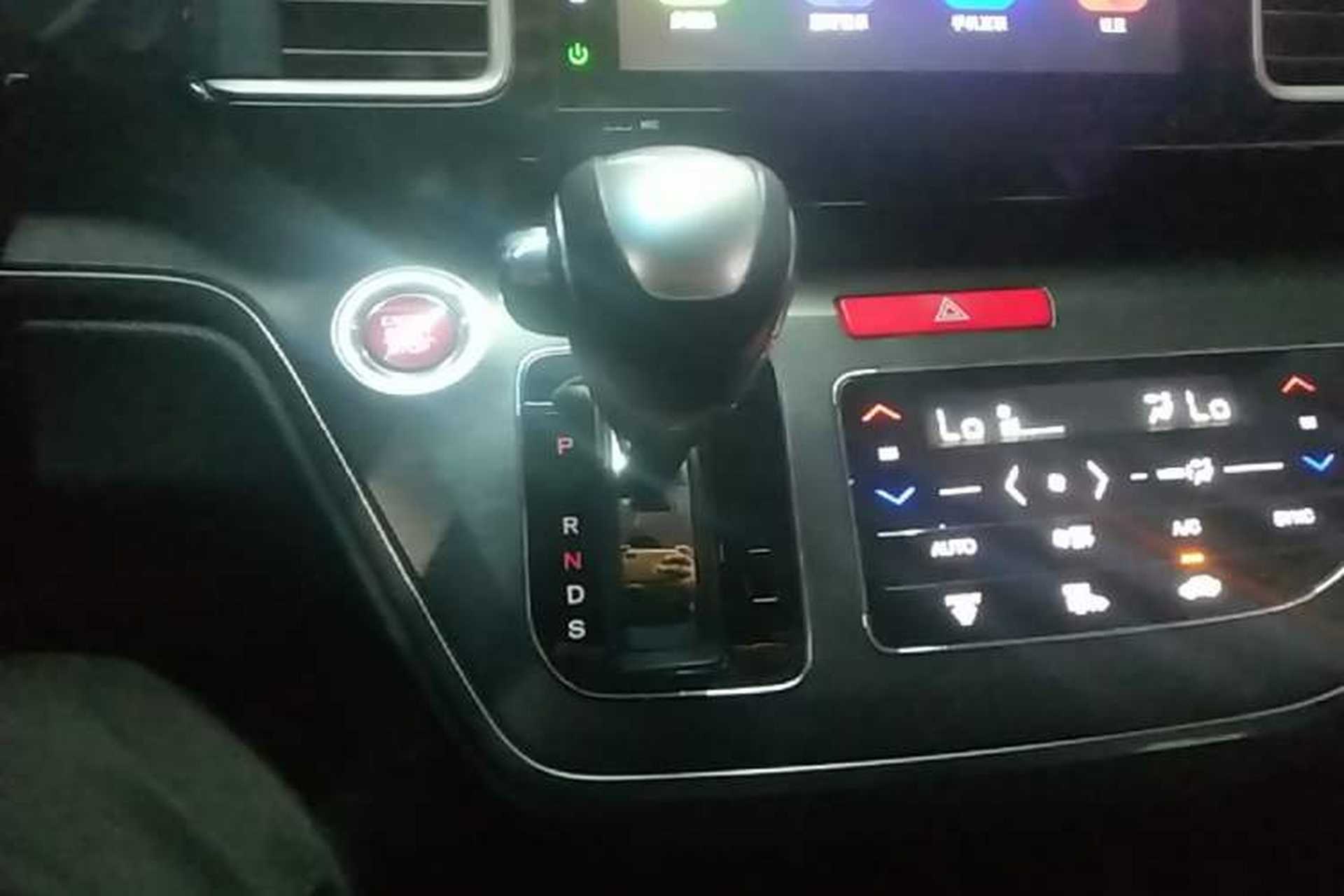 Used Honda Elysion 2016 2.4L Luxury Edition Gear Lever
