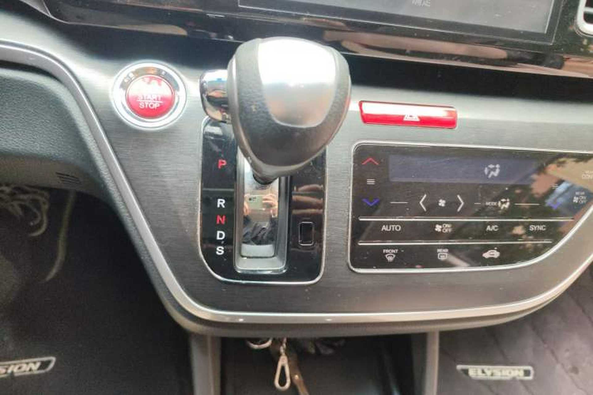 Used Honda Elysion 2016 2.4L Comfort Edition Gear Lever
