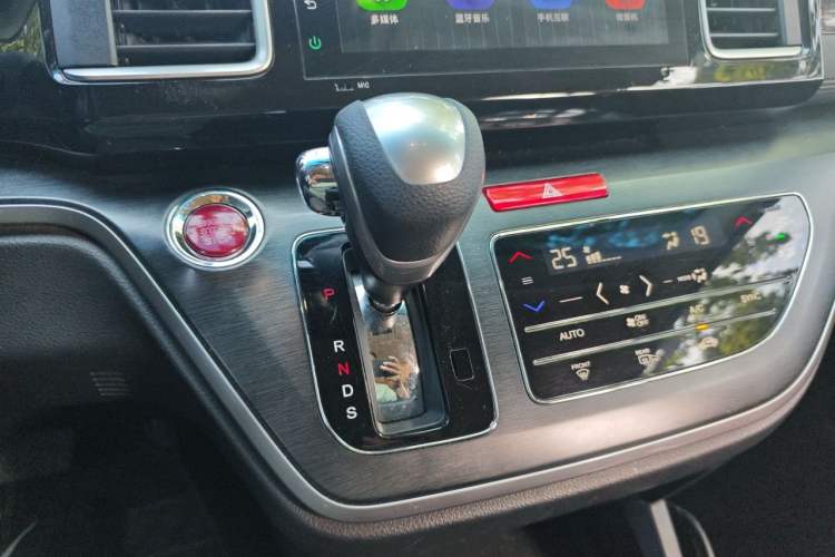 Used Honda Elysion 2016 2.4L Luxury Edition Gear Lever