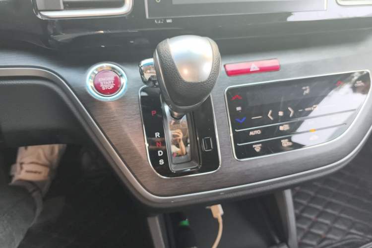 Used Honda Elysion 2016 2.4L Supreme Edition Gear Lever