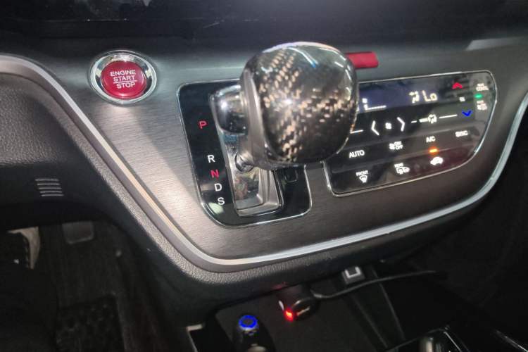 Used Honda Elysion 2016 2.4L Luxury Edition Gear Lever