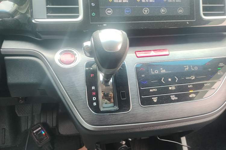 Used Honda Elysion 2016 2.4L Luxury Edition Gear Lever