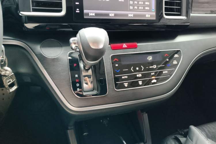 Used Honda Elysion 2016 2.4L Classic Edition Gear Lever