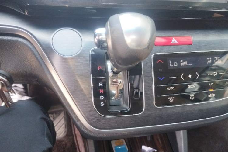 Used Honda Elysion 2016 2.4L Classic Edition Gear Lever