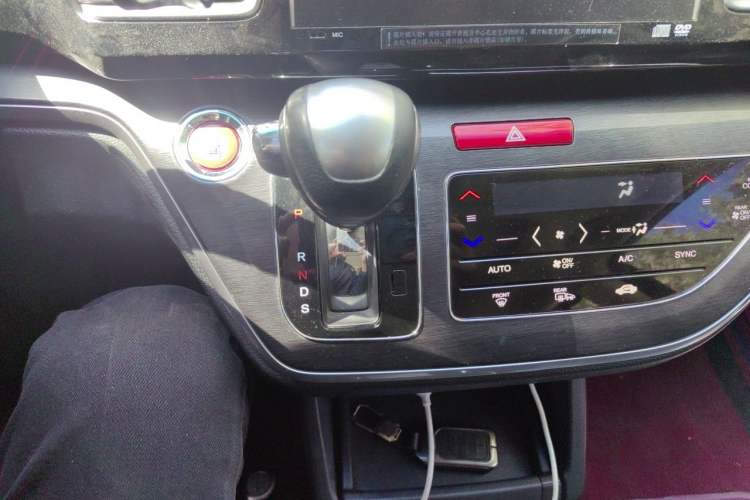 Used Honda Elysion 2016 2.4L Luxury Edition Gear Lever