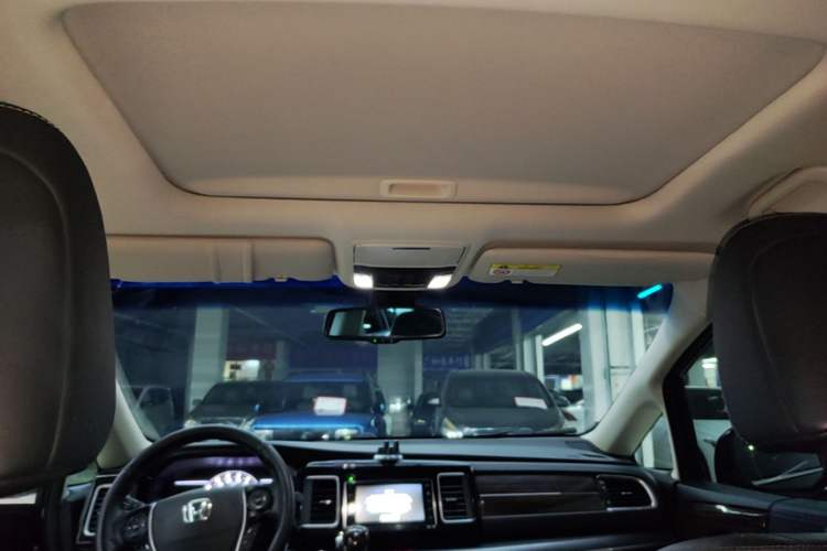 Used Honda Elysion 2016 2.4L Supreme Edition Headliner
