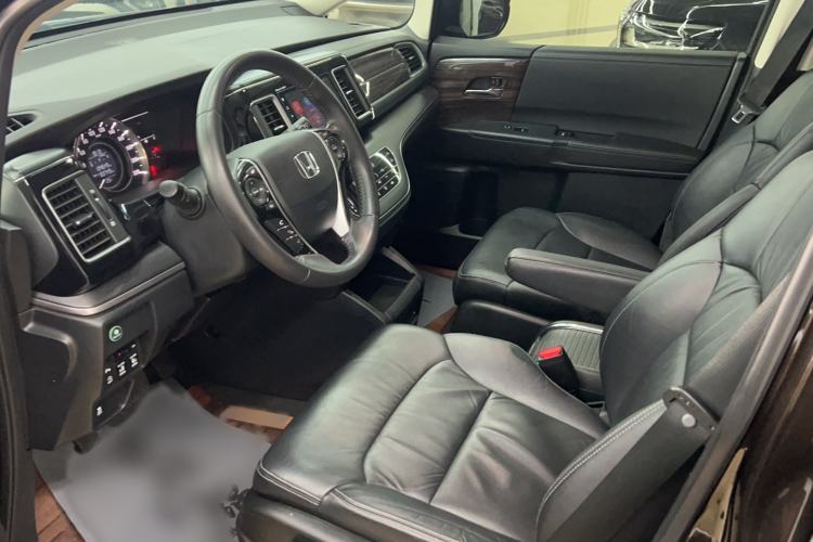 Used Honda Elysion 2016 2.4L Style Edition Interior 1