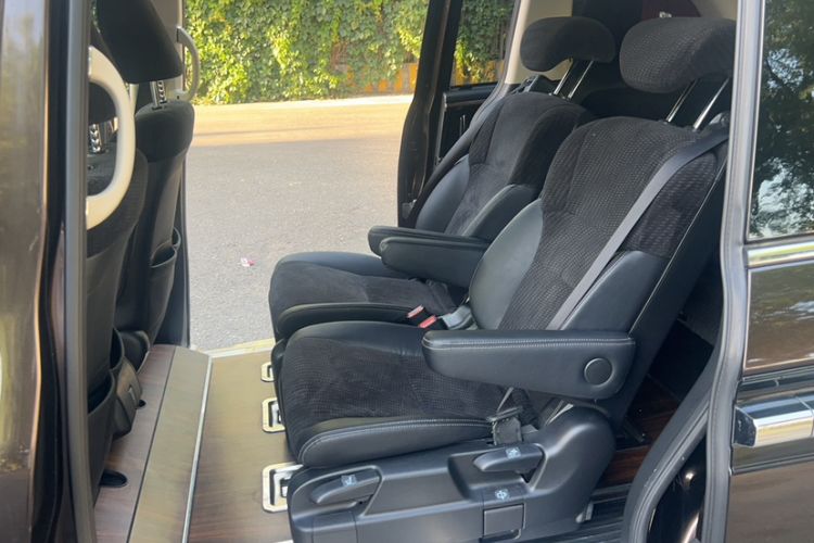 Used Honda Elysion 2016 2.4L Comfort Edition Interior 2
