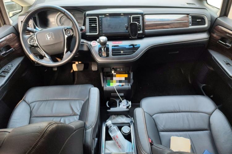 Used Honda Elysion 2016 2.4L Style Edition Interior 2
