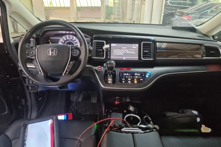 Used Honda Elysion 2016 2.4L Luxury Edition Interior 2