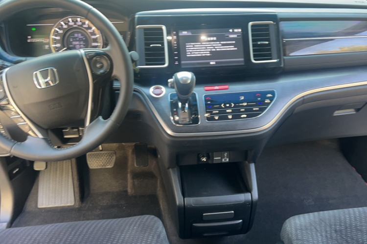Used Honda Elysion 2016 2.4L Comfort Edition Interior 3