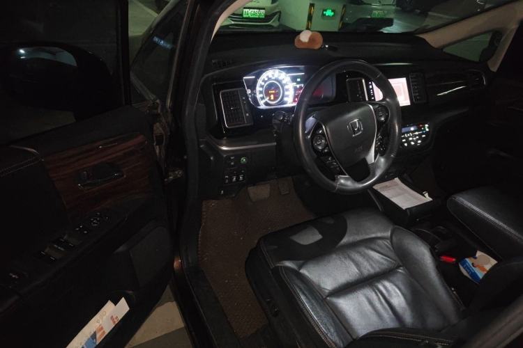 Used Honda Elysion 2016 2.4L Luxury Edition Interior 3