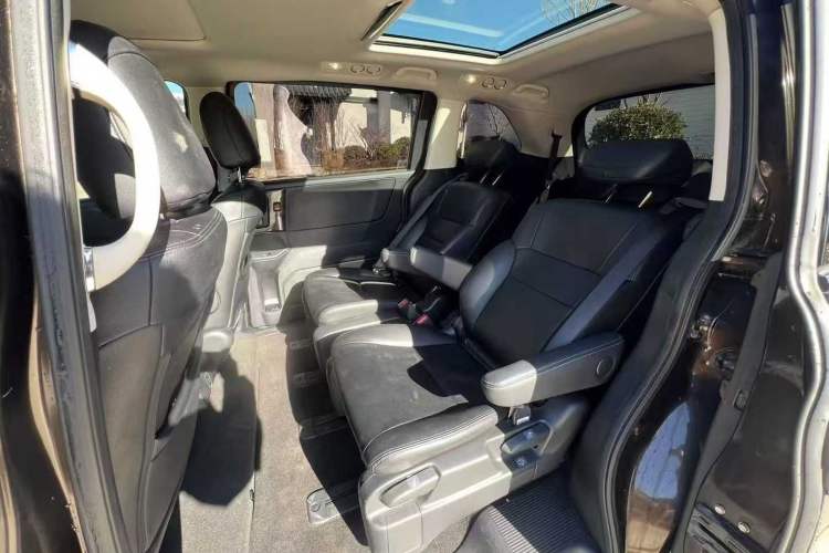 Used Honda Elysion 2016 2.4L Comfort Edition Interior 3