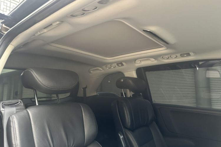Used Honda Elysion 2016 2.4L Supreme Edition Interior 5