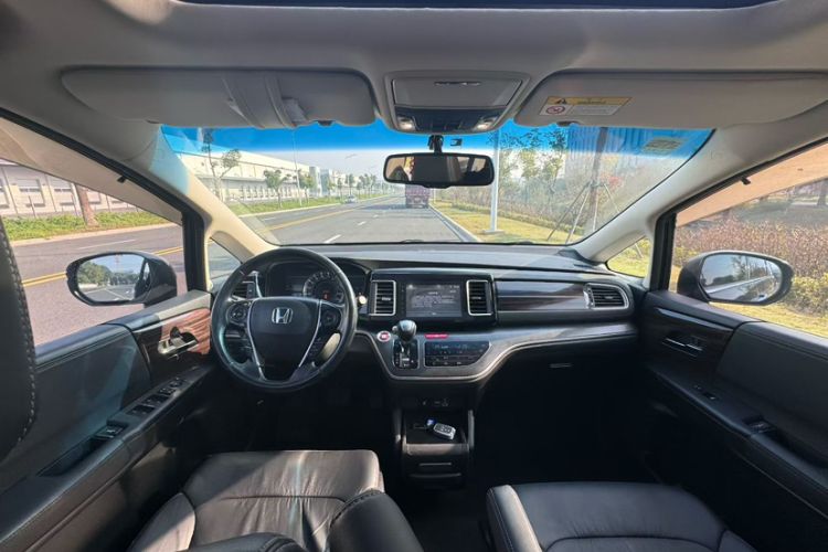 Used Honda Elysion 2016 2.4L Luxury Edition Interior 6