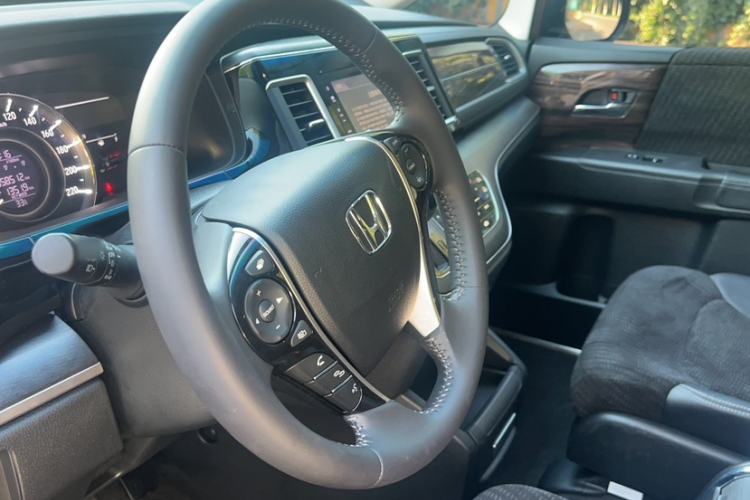 Used Honda Elysion 2016 2.4L Comfort Edition Interior 6