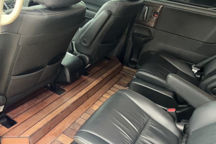 Used Honda Elysion 2016 2.4L Style Edition Interior 6