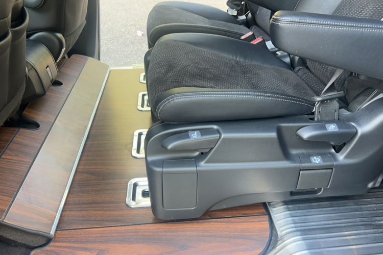 Used Honda Elysion 2016 2.4L Comfort Edition Interior 9