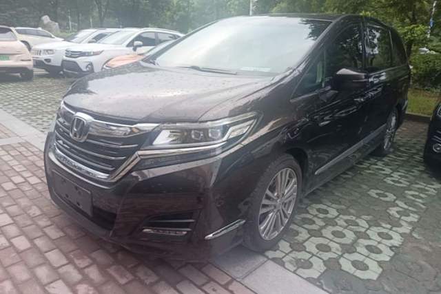 Ojetý Honda Elysion 2016 2.4L Style Edition