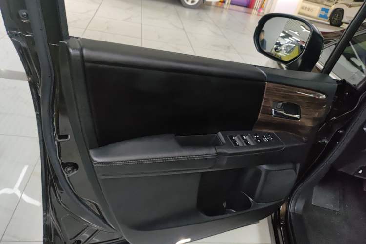 Used Honda Elysion 2016 2.4L Classic Edition Left Front Door Interior