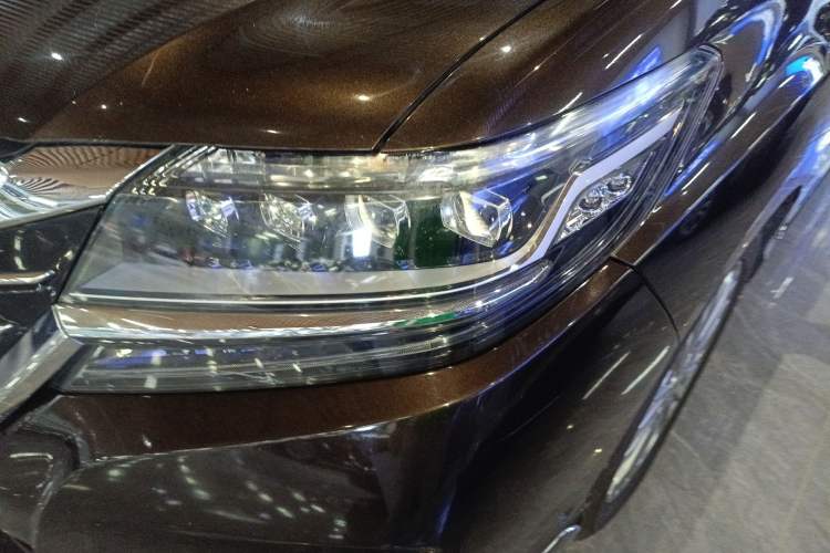 Used Honda Elysion 2016 2.4L Luxury Edition Left Front Headlight