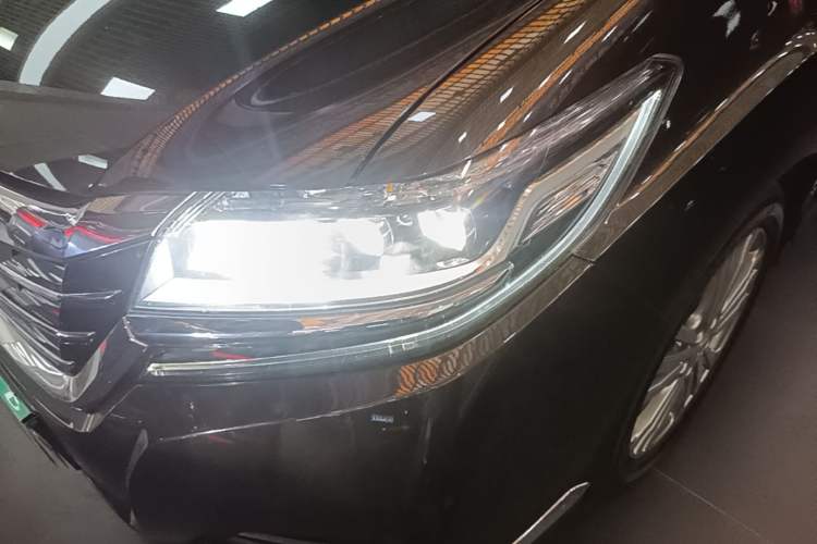 Used Honda Elysion 2016 2.4L Style Edition Left Front Headlight
