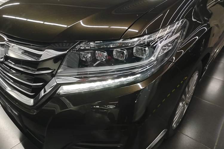 Used Honda Elysion 2016 2.4L Supreme Edition Left Front Headlight