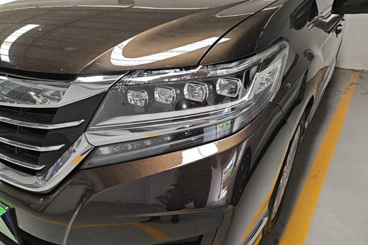 Used Honda Elysion 2016 2.4L Supreme Edition Left Front Headlight
