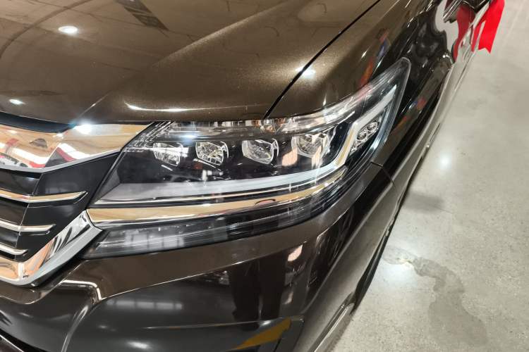 Used Honda Elysion 2016 2.4L Supreme Edition Left Front Headlight
