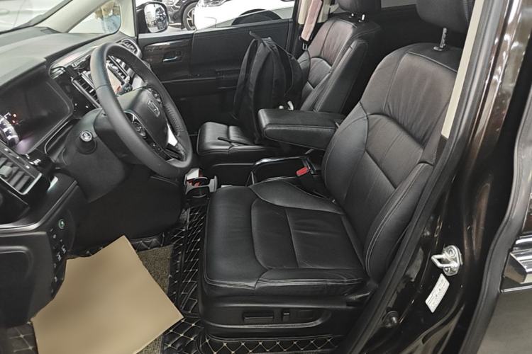 Used Honda Elysion 2016 2.4L Supreme Edition Left Front Seat