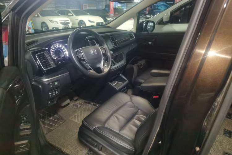 Used Honda Elysion 2016 2.4L Luxury Edition Left Front Seat