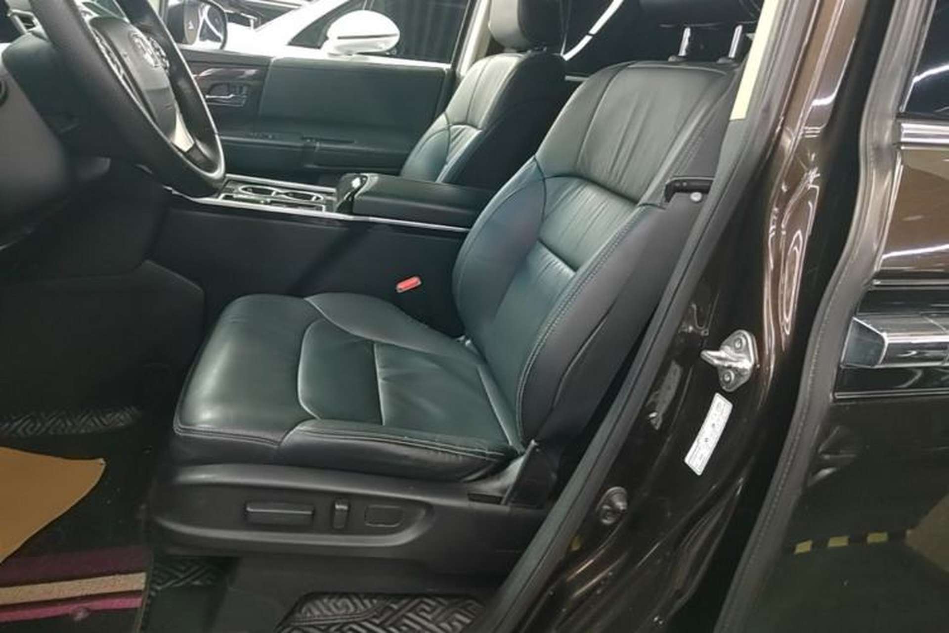 Used Honda Elysion 2016 2.4L Supreme Edition Left Front Seat