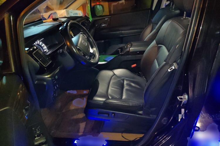 Used Honda Elysion 2016 2.4L Supreme Edition Left Front Seat