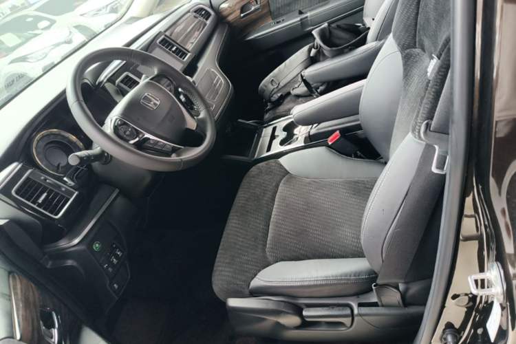 Used Honda Elysion 2016 2.4L Classic Edition Left Front Seat