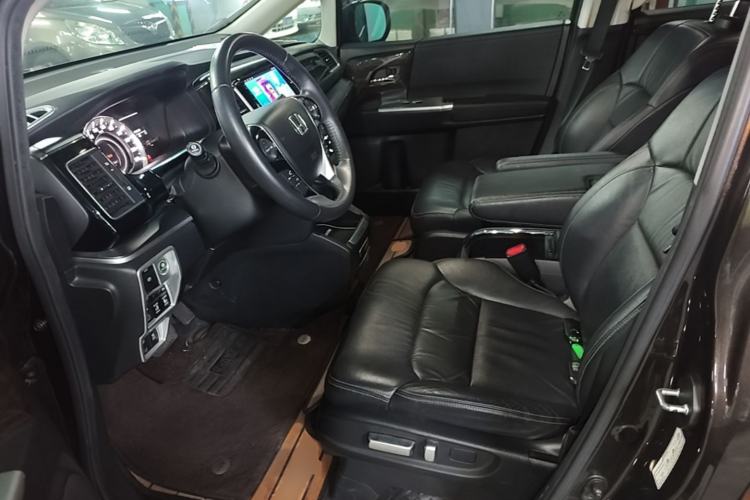 Used Honda Elysion 2016 2.4L Supreme Edition Left Front Seat