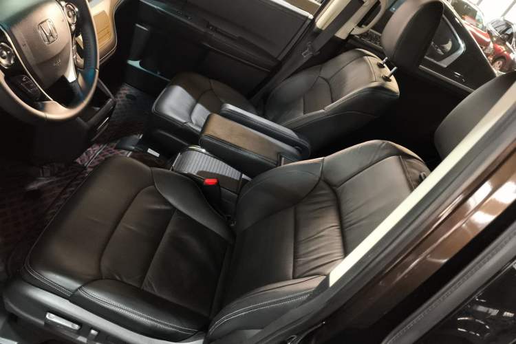 Used Honda Elysion 2016 2.4L Supreme Edition Left Front Seat