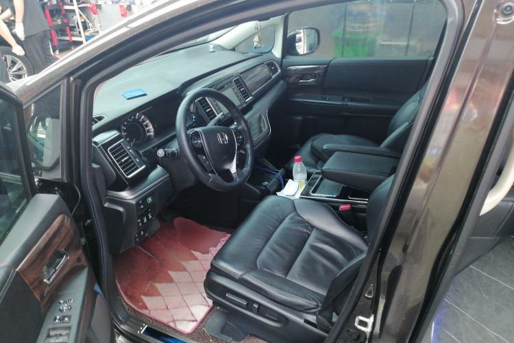Used Honda Elysion 2016 2.4L Supreme Edition Left Front Seat