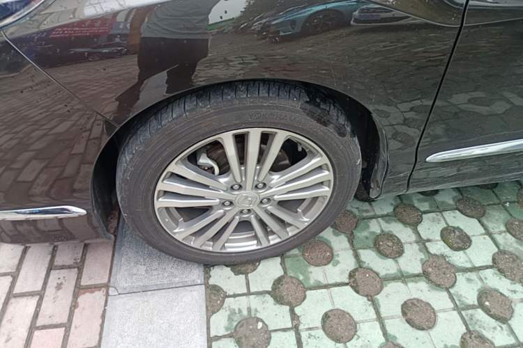 Used Honda Elysion 2016 2.4L Style Edition Left Front Wheel Hub
