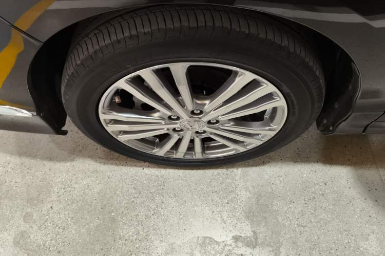 Used Honda Elysion 2016 2.4L Supreme Edition Left Front Wheel Hub