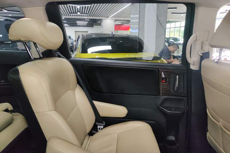Used Honda Elysion 2016 2.4L Classic Edition Left Rear Door Interior
