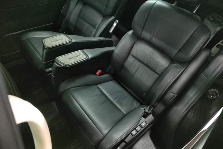 Used Honda Elysion 2016 2.4L Supreme Edition Left Rear Seat