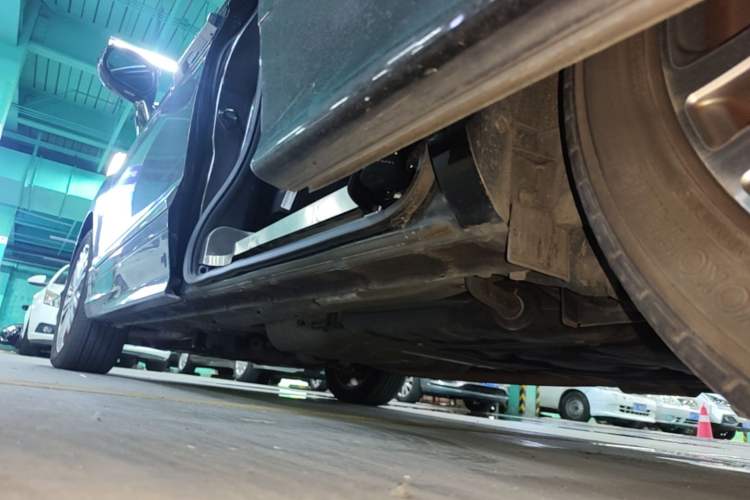 Used Honda Elysion 2016 2.4L Supreme Edition Left Side Sill