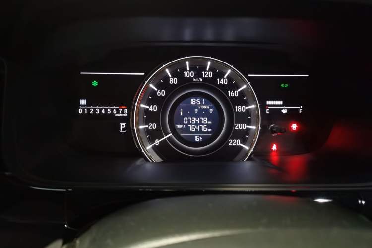 Used Honda Elysion 2016 2.4L Comfort Edition Odometer Close Up