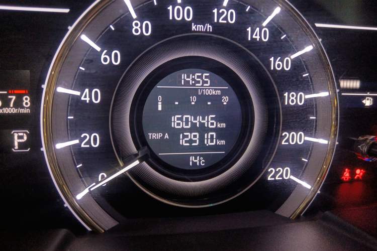 Used Honda Elysion 2016 2.4L Comfort Edition Odometer Close Up