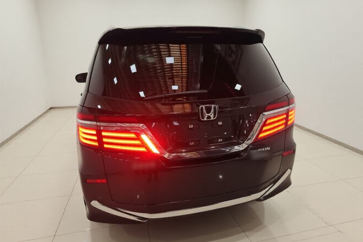 Used Honda Elysion 2016 2.4L Style Edition Rear