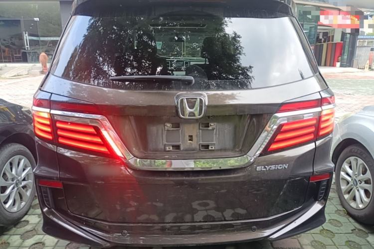 Used Honda Elysion 2016 2.4L Style Edition Rear