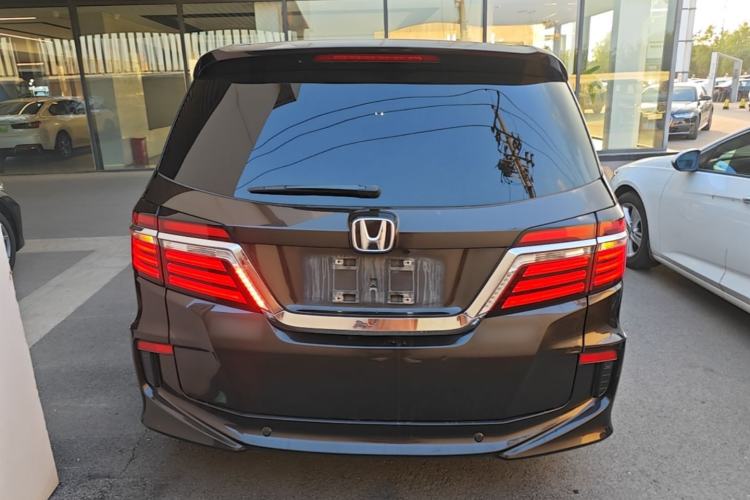 Used Honda Elysion 2016 2.4L Style Edition Rear