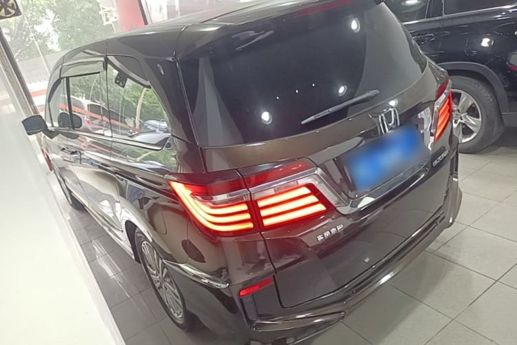 Used Honda Elysion 2016 2.4L Supreme Edition Rear Left 45 Deg